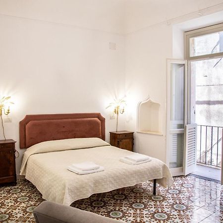 Honore De Balzac Alghero Exteriör bild