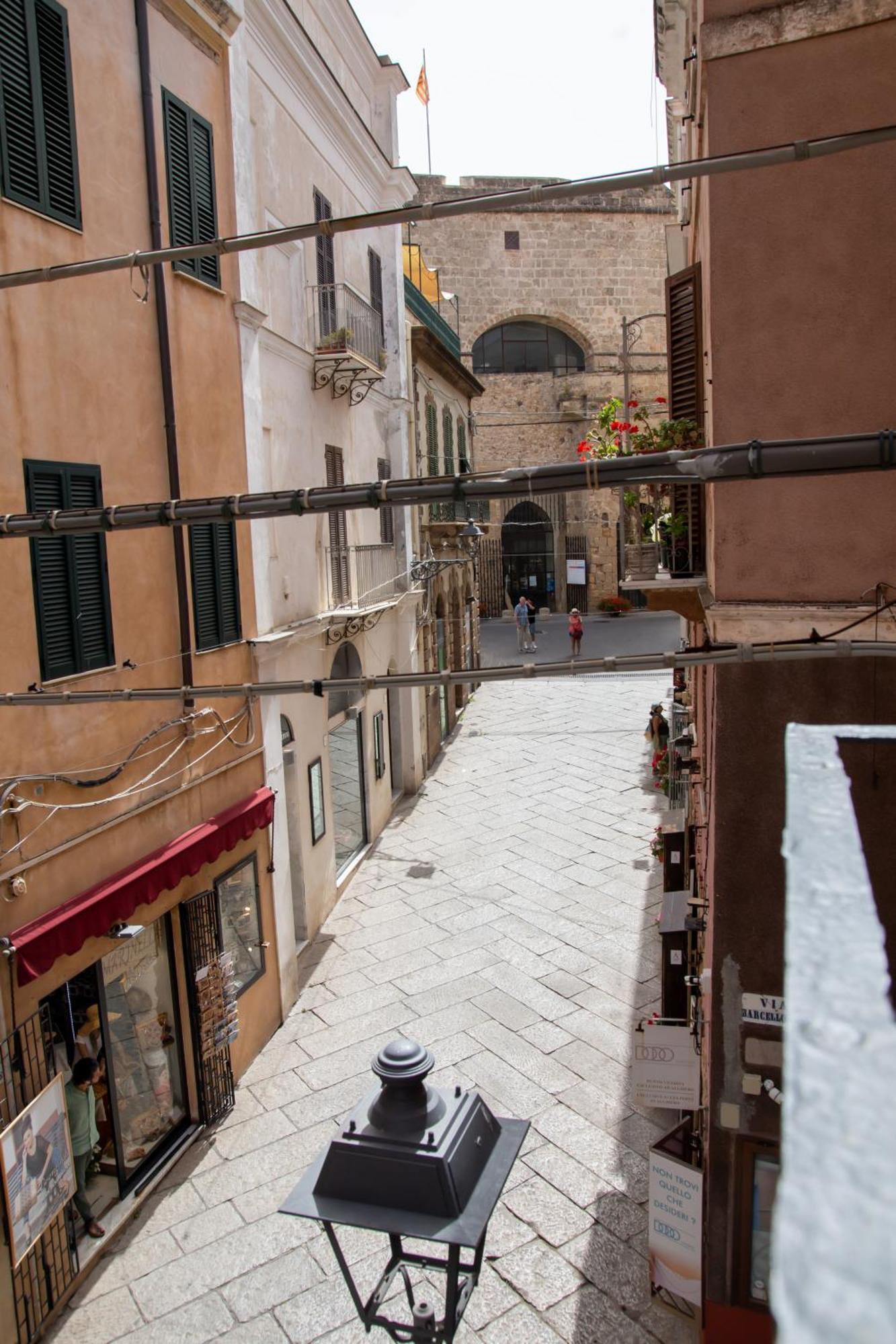 Honore De Balzac Alghero Exteriör bild